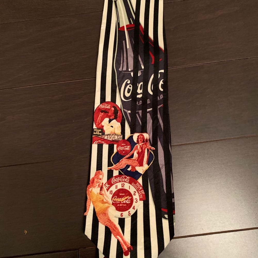 COPY - Vintage 100% silk Coca-Cola tie in original pkg